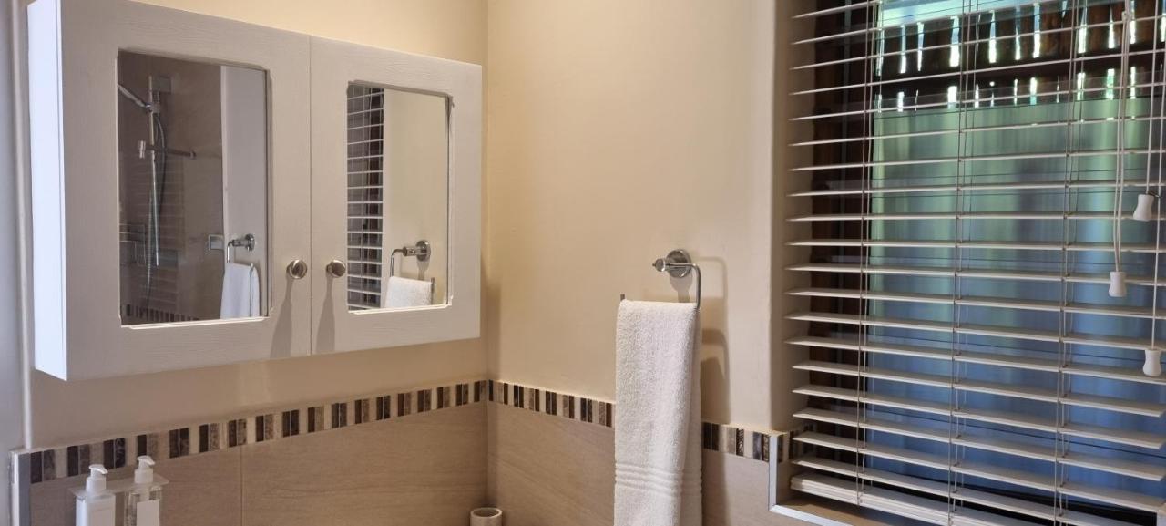 Somerzicht Guest House Съмърсет Уест Екстериор снимка